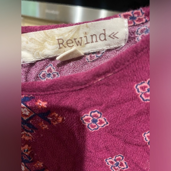 Rewind women’s Small Romper Maroon Floral Damask Keyhole Sleeveless - Picture 4 of 6